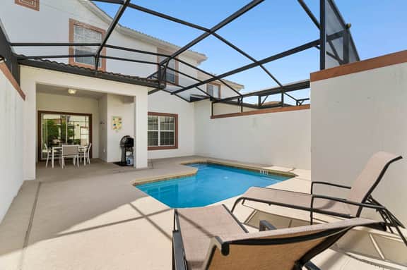 Townhome 4BR with Pool at Storey Lake - Image 2