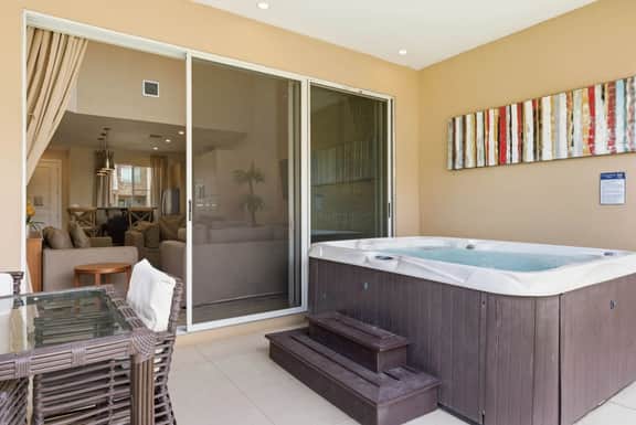 Upscale 3BR suites, Patio with BBQ & Jacuzzi - Image 2