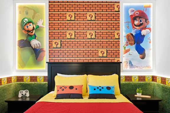 Beautiful Home, Themed Rooms, Prime Location - Image 2