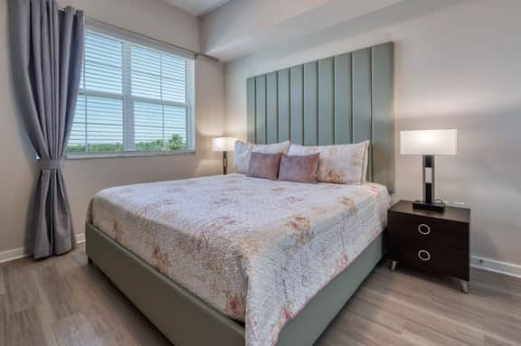 Spacious 3BR, Near Parks and Convention Center - Image 4