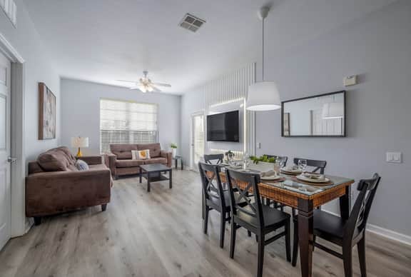 3BR Family Getaway, Prime Orlando Location - Image 2
