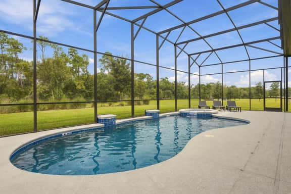 Luxury 15BR Suites, Pool and Themed Bedrooms - Image 4