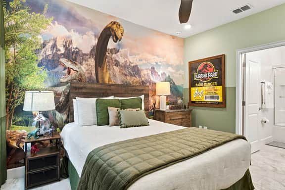 Luxury 15BR Suites, Pool and Themed Bedrooms - Image 3