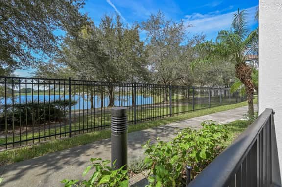 3BR Lake View, 8 guests, Amazing Orlando Location - Image 4