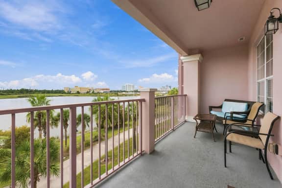 Amazing 4BR at Vista Cay with Gorgeous Lake View - Image 4