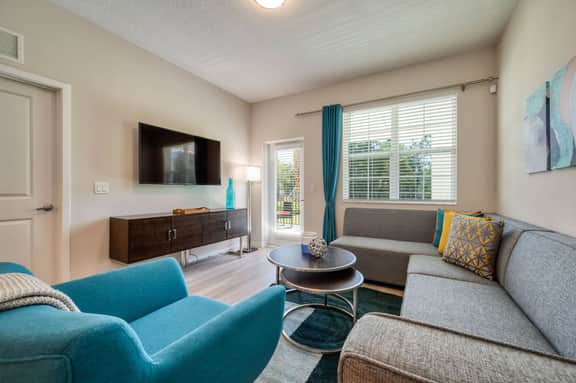 Orlando at Your Doorstep, 3BR condo, Sleeps 8 - Image 2