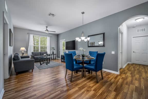 Vista Cay 3BR, Beautiful Lake View, Top Location - Image 2
