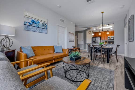 Vista Cay 3BR, Beautiful Lake View, Top Location - Image 2
