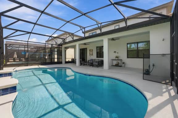 Stunning 6BR, Private Pool, Prime Location - Image 2