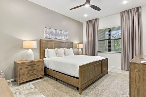 Stunning 6BR, Private Pool, Prime Location - Image 4