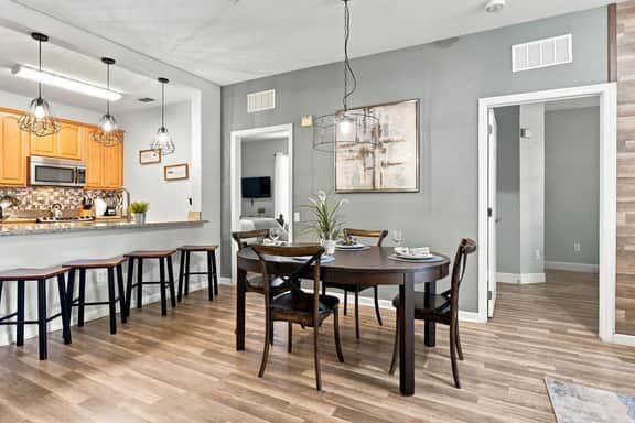 3BR Lake View, 8 guests, Amazing Orlando Location - Image 2