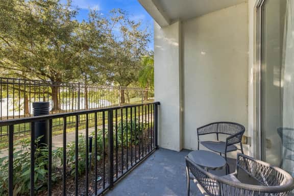 3BR Lake View, 8 guests, Amazing Orlando Location - Image 3