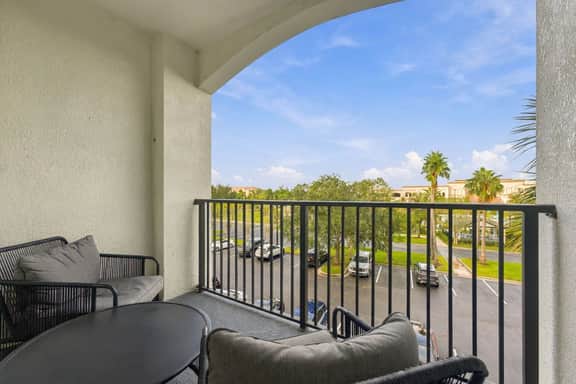 Vista Cay 3BR, Beautiful Lake View, Top Location - Image 4
