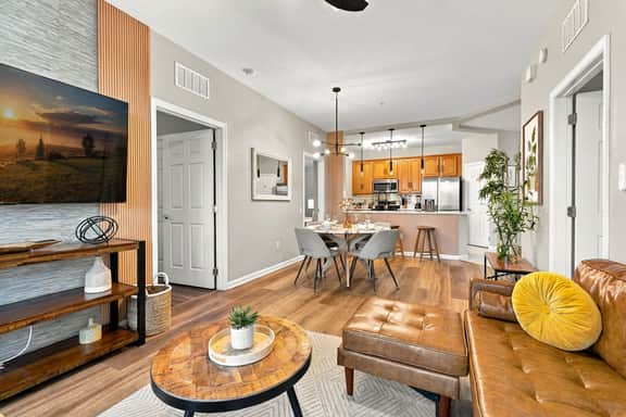 Vista Cay 3BR, Beautiful Lake View, Top Location - Image 2