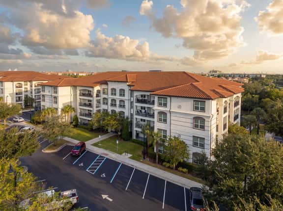 Comfortable 3BR Family Getaway, Top Location - Image 4