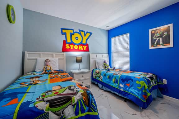 Chic 6BR, Pool, Themed Rooms, Near Disney - Image 4