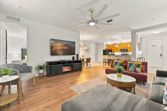 Vista Cay 3BR, Comfort & Prime Location, Sleeps 7 - Image 2