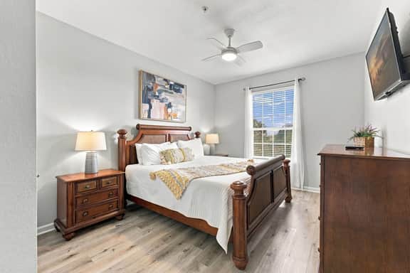 3BR Family Getaway, Prime Orlando Location - Image 3