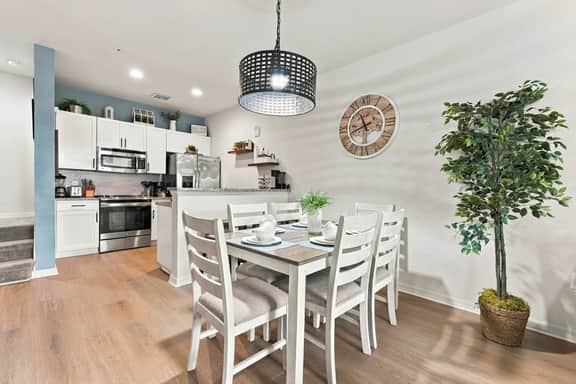 Smart Stay, 3BR at Amazing Orlando Location - Image 2
