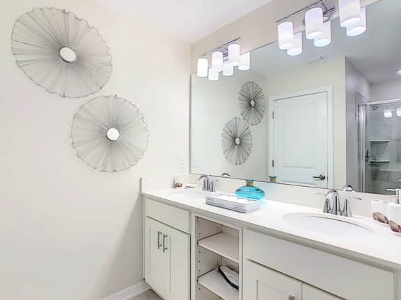 Disney & Waterpark Fun: Family Condo Retreat - Image 5