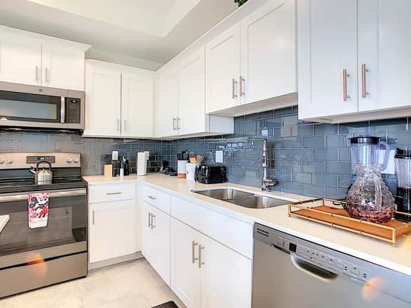 Kissimmee Condo: Pools, parks, family fun, and att - Image 5