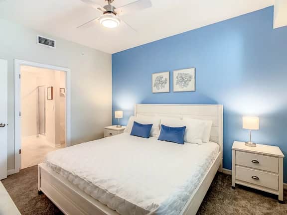 Lakeside condo near water parks. - Image 5