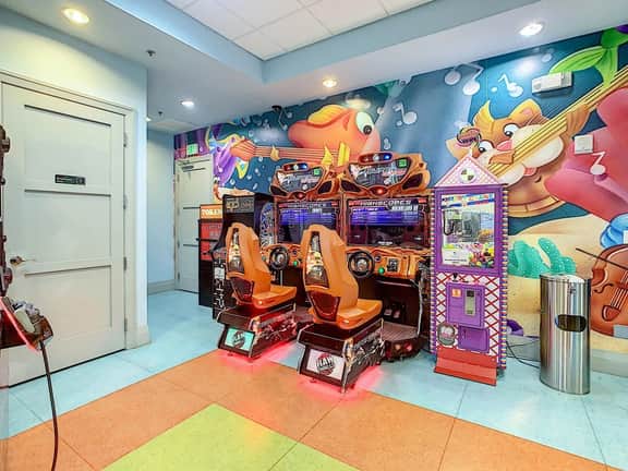 Theme Park Villa: Pool, Game Room, Family Getaway! - Image 5