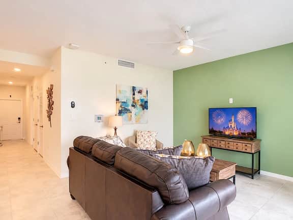 Family-Friendly Condo near Disney & Water Parks! - Image 3