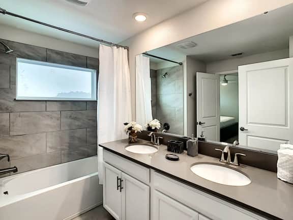 Luxury Townhouse with Private Pool & Resort - Image 5