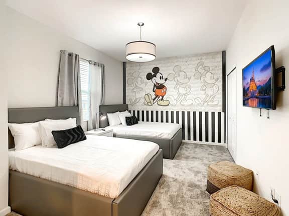 Elegant Escape/ Gameroom & Themed Room - Image 4