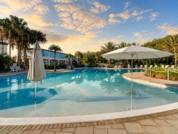 The Enclaves Signature  Modern Family Retreat - Image 5