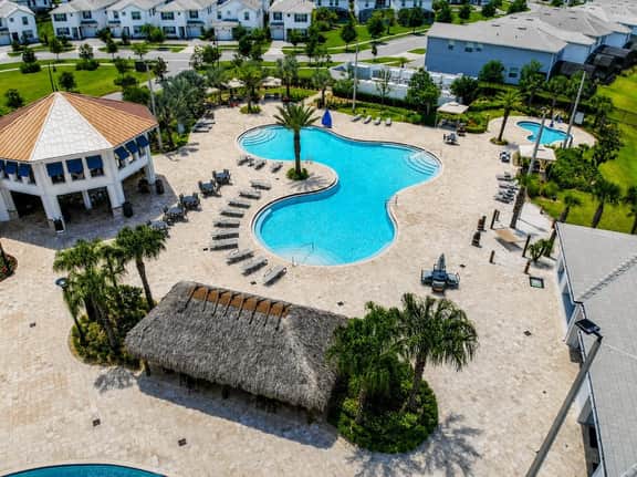 Relaxing Stay/ Thematic/ Console/ Waterpark - Image 2