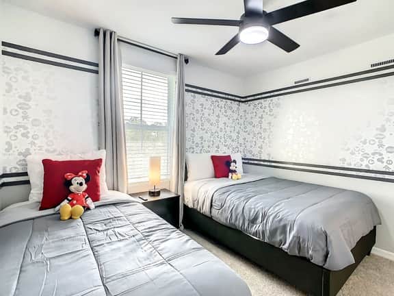 Mickey Themed Room • Resort Pool • 15 mi to Disney - Image 4