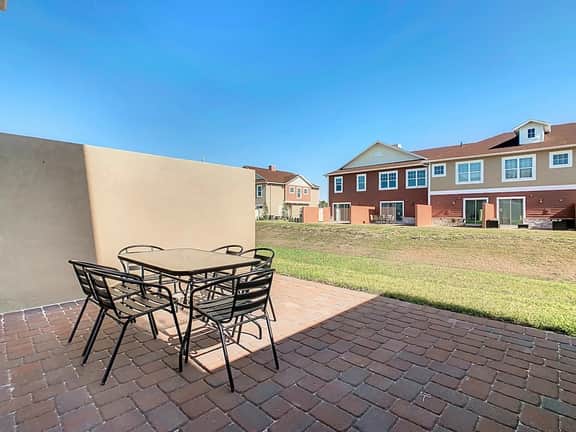 Family-Friendly Townhouse with Pool & Resort - Image 3