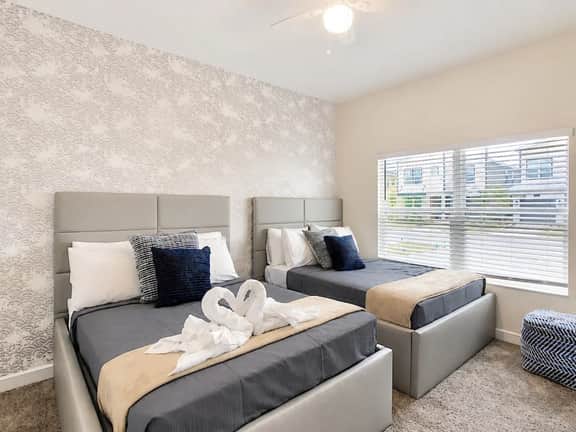 Sleeps 16 · Private Pool · 2 Themed Rooms - Image 4