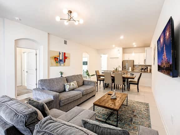 Sleeps 9 · Garage · ChampionsGate Resort Condo - Image 3