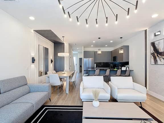 Exclusive Clermont Retreat with Private Pool - Image 4