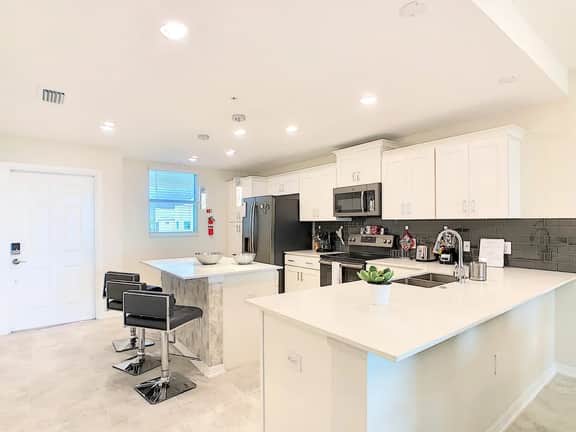 Kissimmee Condo: Game Room & Theme Park Fun! - Image 3