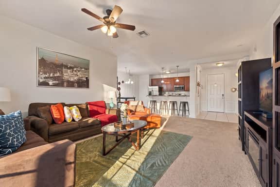 Great Location and the Best Stay, 3BR, Sleeps 8 - Image 2