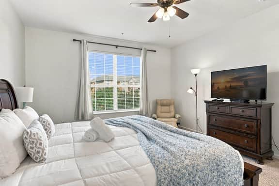 Great Location and the Best Stay, 3BR, Sleeps 8 - Image 3